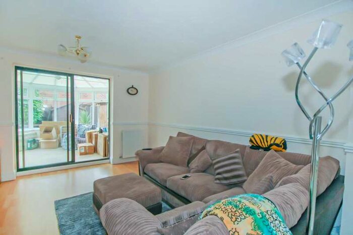 2 Bedroom End Of Terrace House To Rent In Sweet Briar Drive, Steeple View, SS15