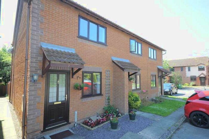 2 Bedroom Mews House To Rent In Ashford Grove, Stone, ST15