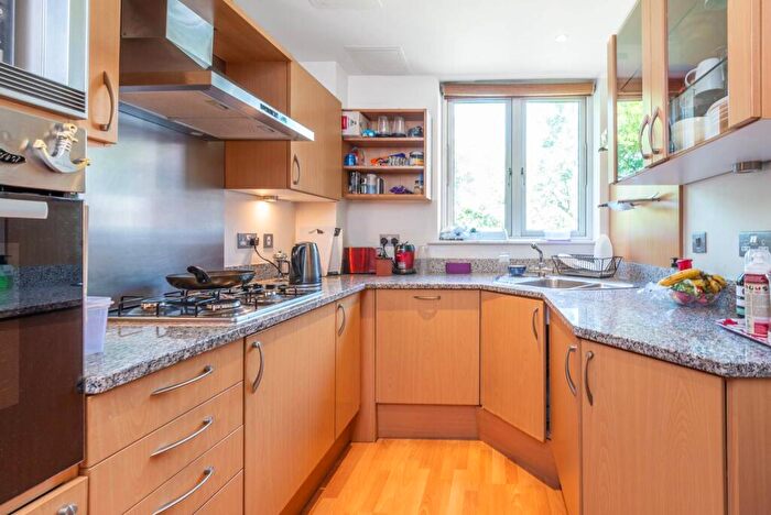 2 Bedroom Flat To Rent In Kidderpore, Hampstead, London, NW3