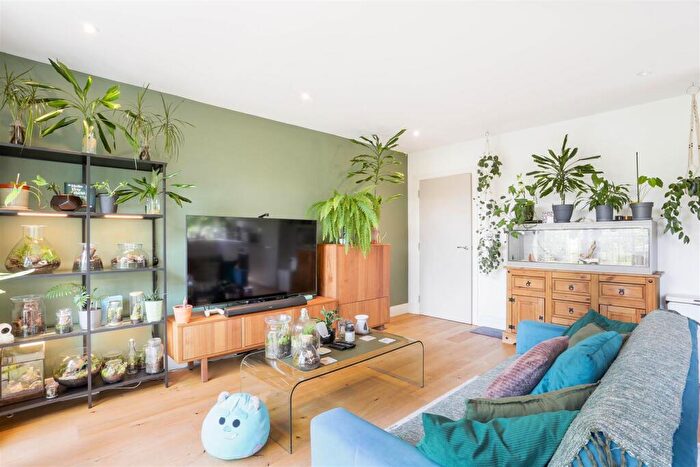 2 Bedroom Flat For Sale In Devonshire Road, Sutton, SM2