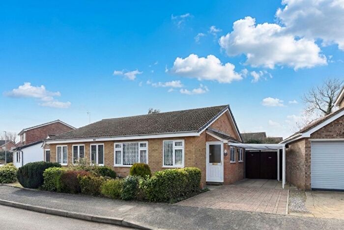 2 Bedroom Semi Detached Bungalow For Sale In Elizabethan Way, Brampton, PE28