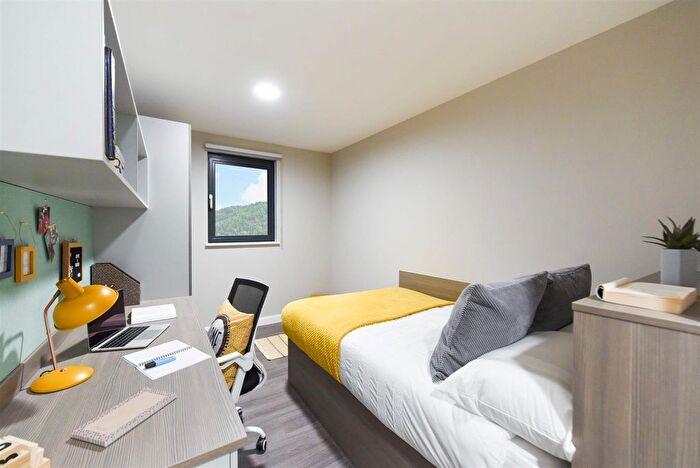 1 Bedroom Flat To Rent In New Cut Road, Swansea, SA1