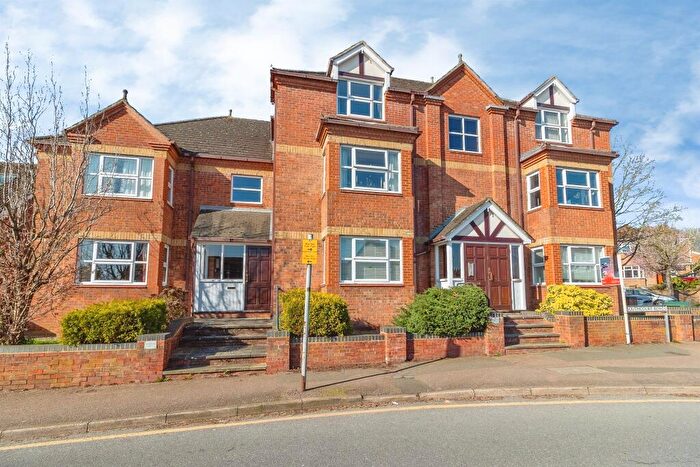 2 Bedroom Flat For Sale In Southcourt Road, Leighton Buzzard, LU7