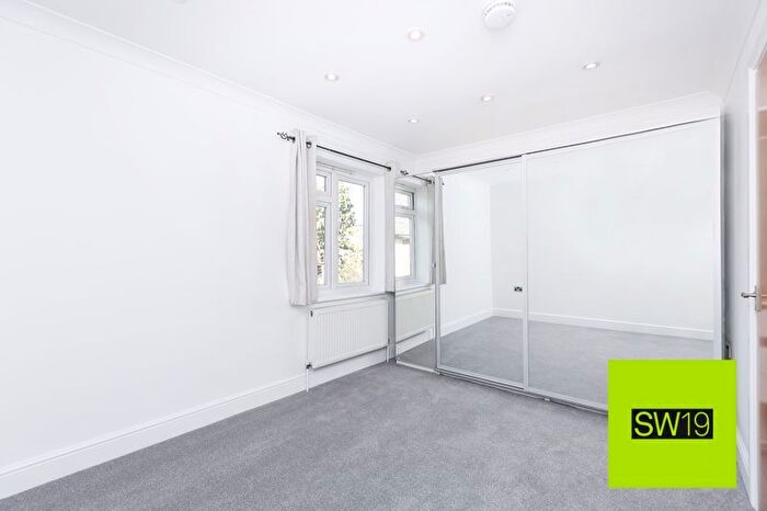 1 Bedroom Flat For Sale In Marlborough Road, Colliers Wood, London, SW19