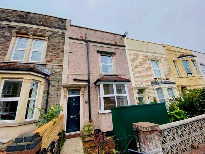 3 Bedroom Property To Rent In 47 Heron Road, Bristol, BS5