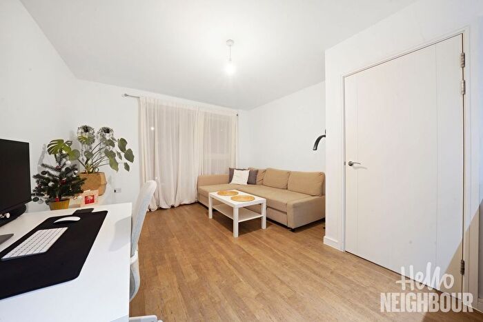 1 Bedroom Flat To Rent In Royal Court, Connersville Way, Croydon, CR0