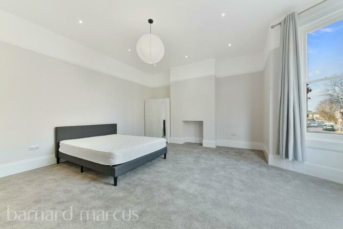 2 Bedroom Apartment To Rent In St. James Road, Surbiton, KT6