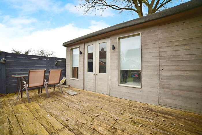 3 Bedroom Terraced House For Sale In The Paddock, Hull, HU4