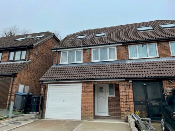 3 Bedroom Semi-Detached House To Rent In Edred Road, Dover, CT17