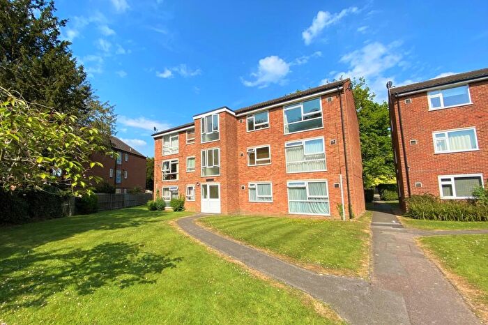 2 Bedroom Flat To Rent In Aurum Close, Horley, RH6