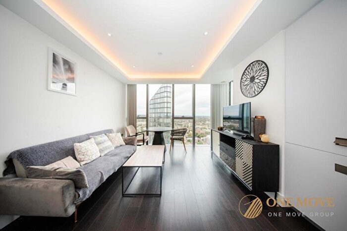 2 Bedroom Apartment To Rent In Bollinder Place, Carrara Tower, EC1V