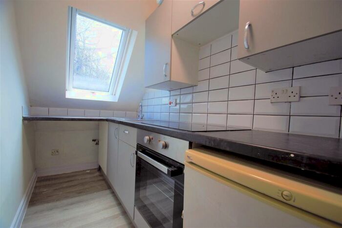 1 Bedroom Flat To Rent In Hyde House, Crescent Rise, Luton, LU2