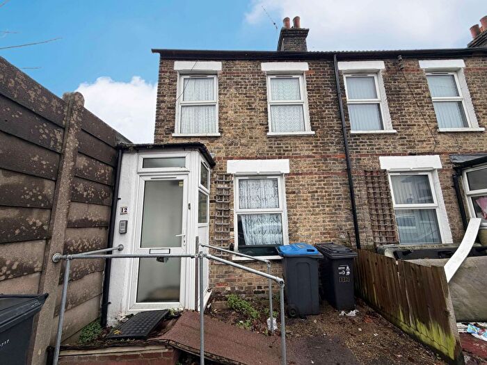 2 Bedroom Property For Sale In Jennett Road, Croydon, Surrey, CR0