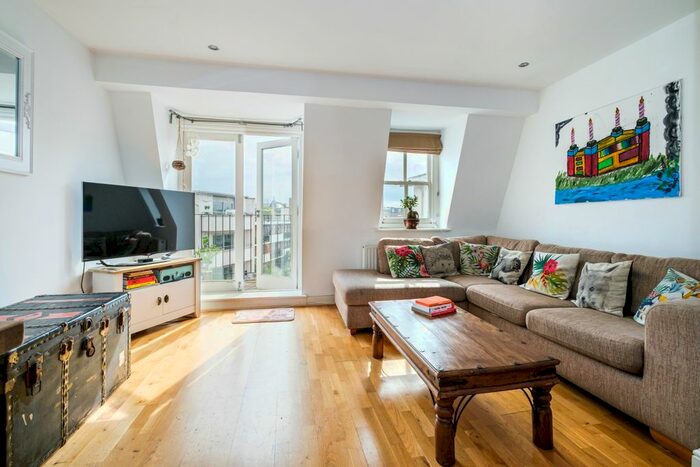 2 Bedroom Flat To Rent In Plough Road, London, SW11