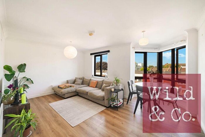 2 Bedroom Apartment To Rent In Monteagle Way, Hackney, E5