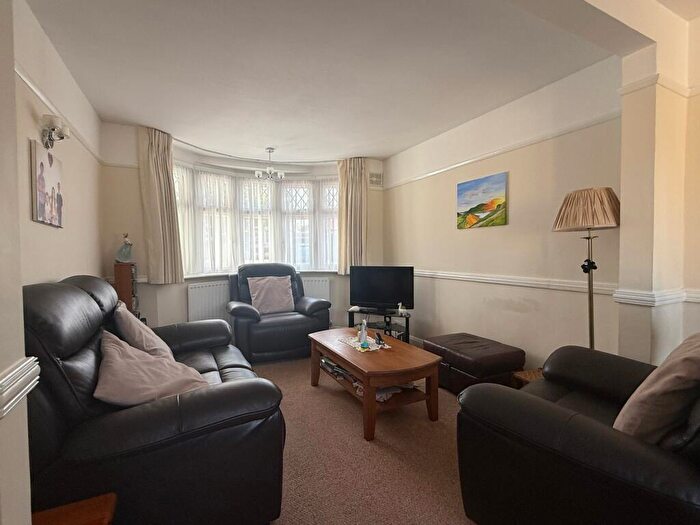 2 Bedroom Semi-Detached Bungalow For Sale In The Byway, Potters Bar, EN6