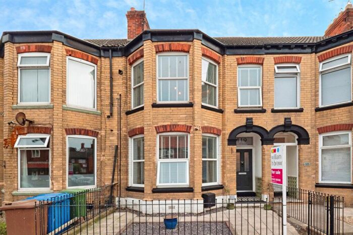4 Bedroom Terraced House For Sale In Cliff Road, Hornsea, HU18