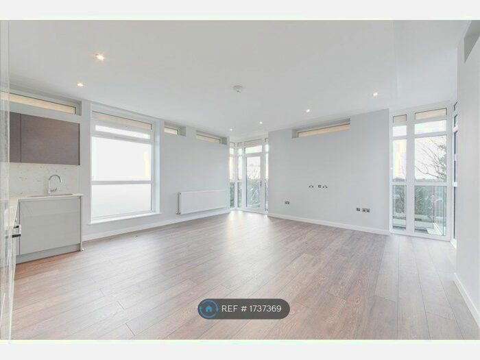 2 Bedroom Flat To Rent In Apex Court, London, W13