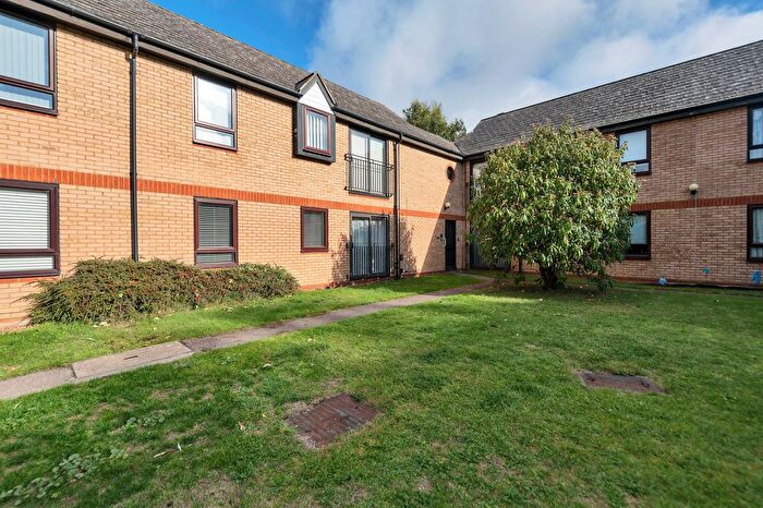 2 Bedroom Flat For Sale In Stamford Close, Royston, SG8