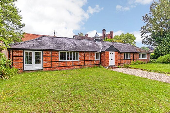 2 Bedroom Property To Rent In Chilbolton, Stockbridge, SO20