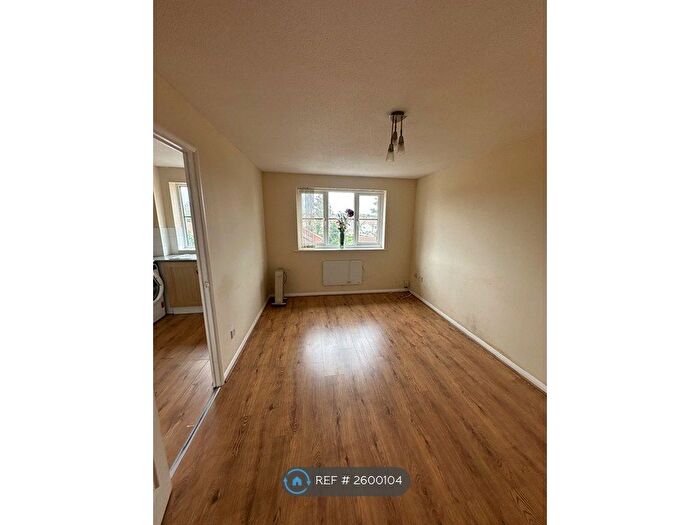1 Bedroom Flat To Rent In Grays, Grays, RM17