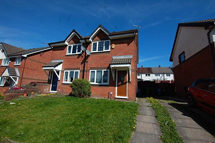 2 Bedroom Semi Detached House To Rent In Magpie Lane, Oldham, Greater Manchester, OL4