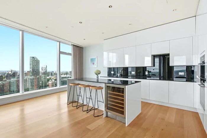 2 Bedroom Flat To Rent In Waterview Drive, Arora Tower, Greenwich, SE10
