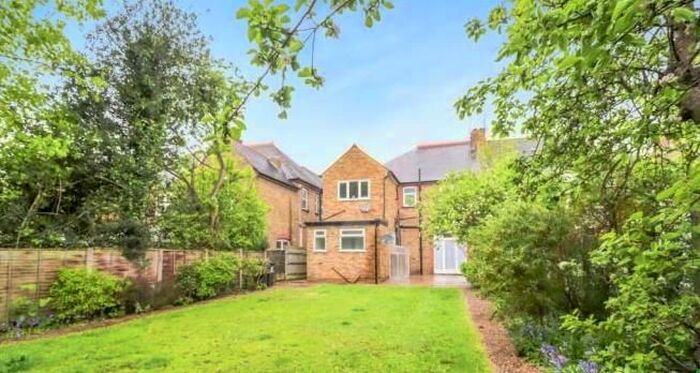 3 Bedroom Maisonette To Rent In Mildred Avenue, Watford WD18