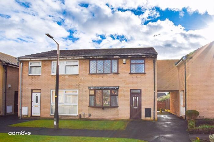 4 Bedroom Semi-Detached House To Rent In Southdown Close, Stockport, SK4