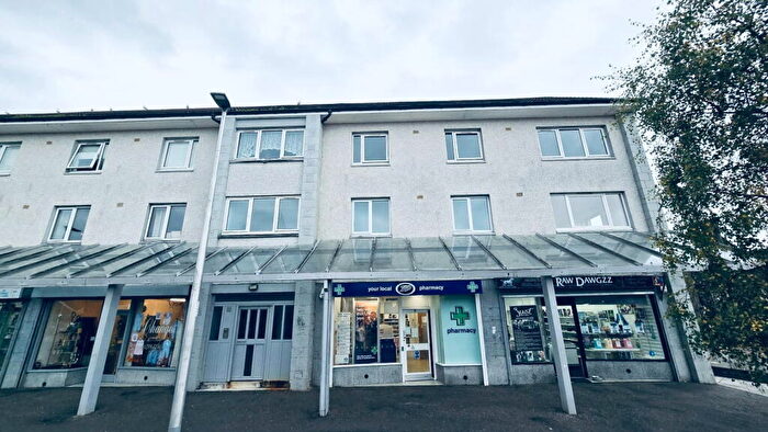 3 Bedroom Flat To Rent In Tron Court, Tullibody, Alloa, FK10