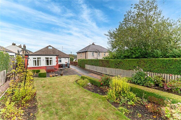 2 Bedroom Bungalow For Sale In Warren Lane, Bingley, West Yorkshire, BD16