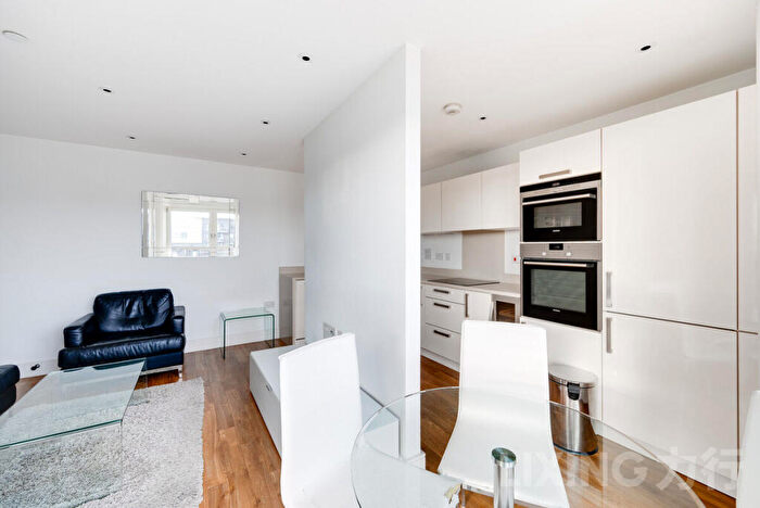 1 Bedroom Apartment For Sale In Queensland Road, Holloway, N7