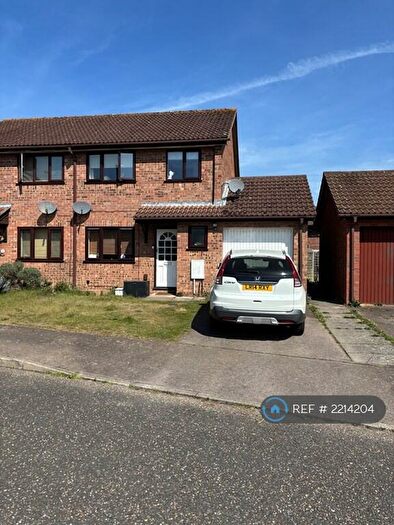 3 Bedroom Semi-Detached House To Rent In Nutwood Close, Norwich, NR8