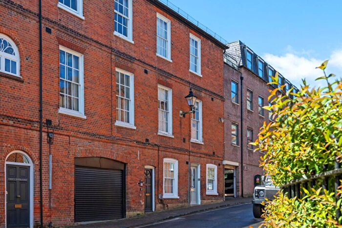1 Bedroom Flat To Rent In St. Swithun Street, Winchester, SO23