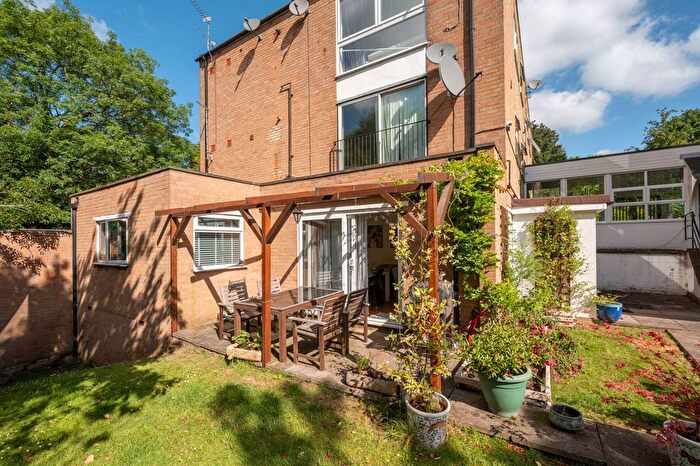 2 Bedroom Flat To Rent In Sunrise View, Mill Hill, London, NW7