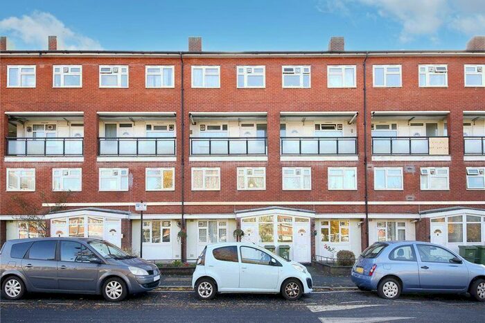 3 Bedroom Flat To Rent In Lorrimore Road, Walworth, London, SE17