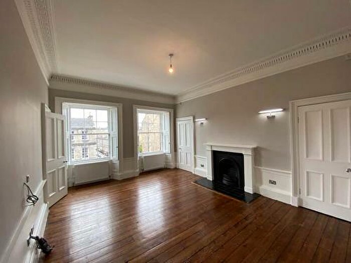 3 Bedroom Flat To Rent In Dundas Street, Edinburgh, EH3