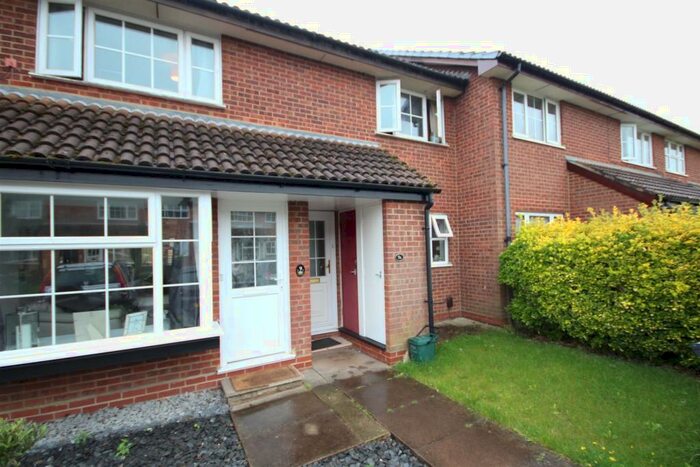 2 Bedroom Maisonette To Rent In John Russell Close, Guildford, GU2