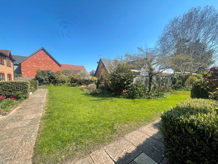 2 Bedroom Flat For Sale In Sweet Briar, Marcham, Abingdon, Oxfordshire, OX13