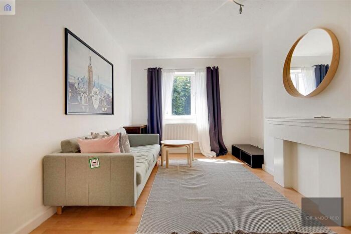 1 Bedroom Apartment To Rent In Gowrie Road, Battersea, SW11
