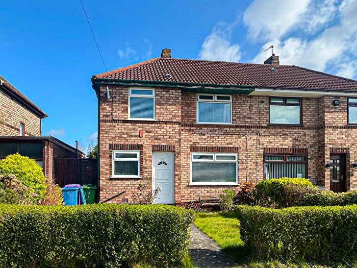 3 Bedroom Semi-Detached House For Sale In Faringdon Close, Liverpool, L25