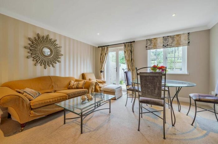 4 Bedroom Property To Rent In Blacksmith Lane, Chilworth, Guildford, GU4