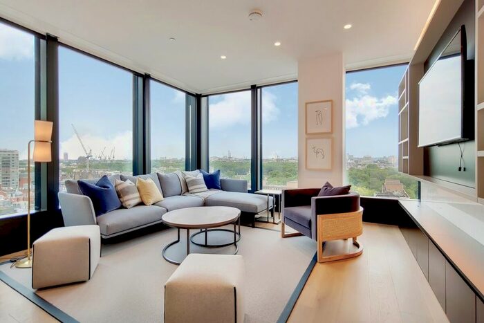 3 Bedroom Flat To Rent In Buckingham Gate, London, SW1E