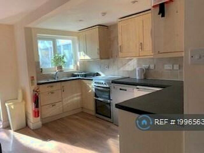 5 Bedroom Terraced House To Rent In Woodside Court, Chester, CH1
