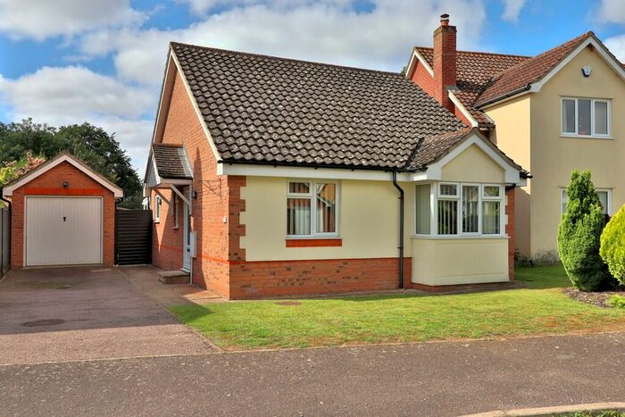 2 Bedroom Detached Bungalow For Sale In Chestnut Road, Tasburgh, NR15