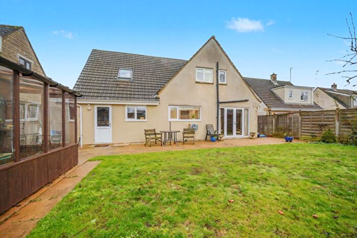 3 Bedroom Detached House For Sale In Churn Close, South Cerney, GL7