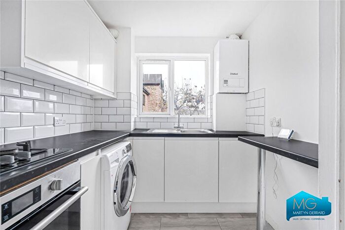 1 Bedroom Flat To Rent In Isabella Close, London, N14