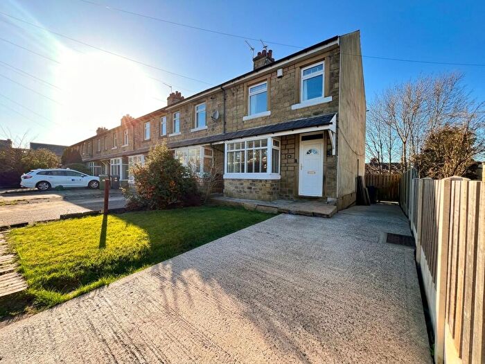 2 Bedroom Terraced House For Sale In Ravens Avenue, Huddersfield, HD5