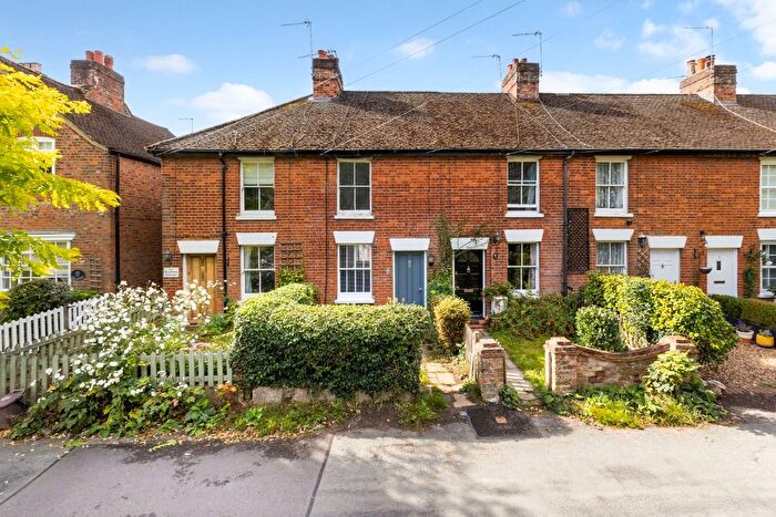 2 Bedroom Cottage To Rent In South Side, Gerrards Cross, SL9