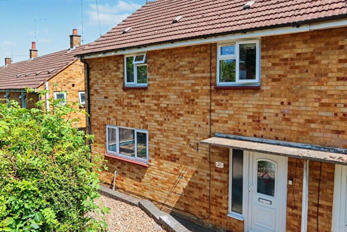 3 Bedroom End Of Terrace House For Sale In Woodgreen Avenue, Banbury, OX16